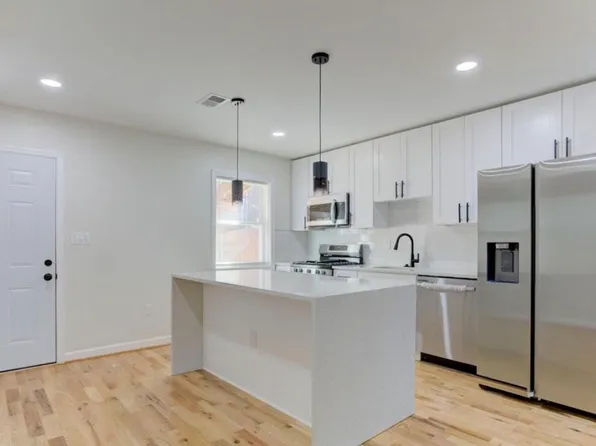 4009 8th St, Baltimore, MD 21225