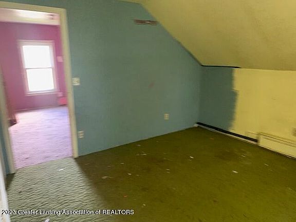 5th image of 419 S Main St