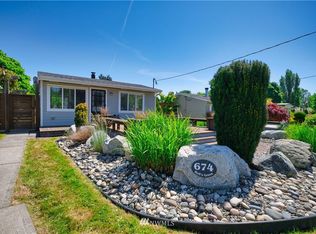 674 Bells Grv, Point Roberts, WA 98281