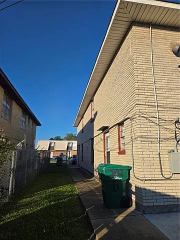 2102 Euclid St #C — Photo 9