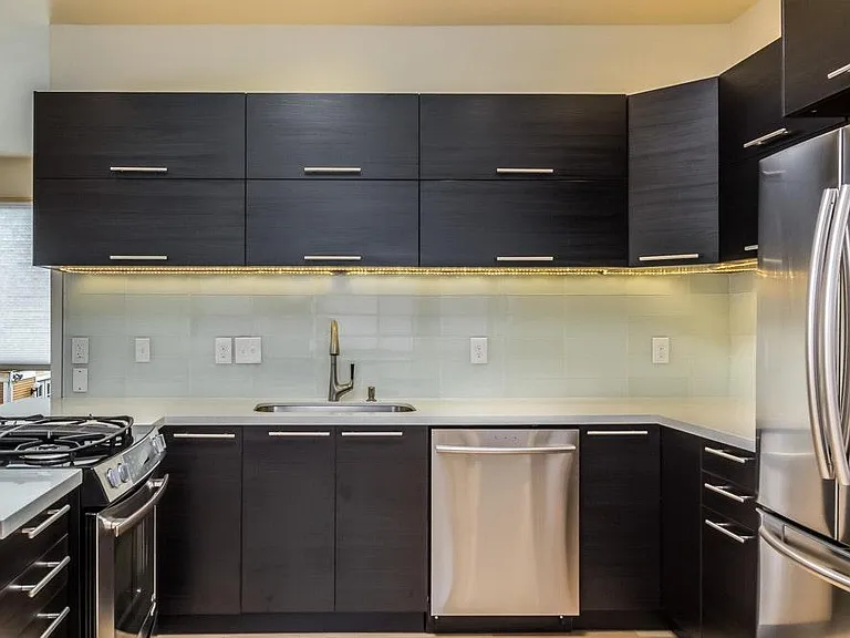 3822 N Commercial Ave — Photo 8