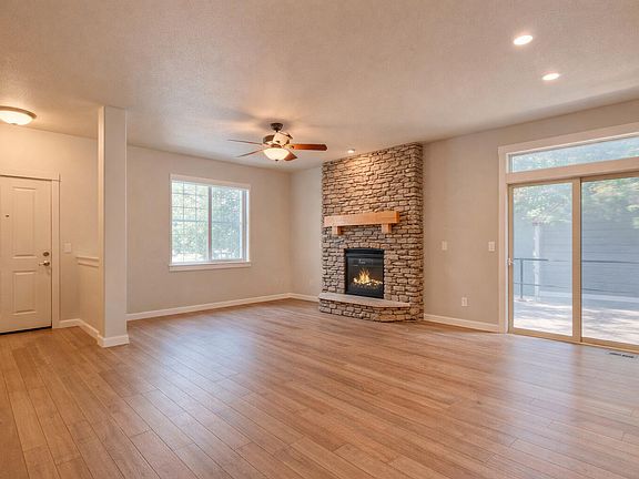 5th image of 51861 Hollinshead Pl