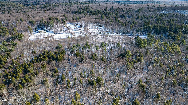 5th image of 527 Madonna Lake Road