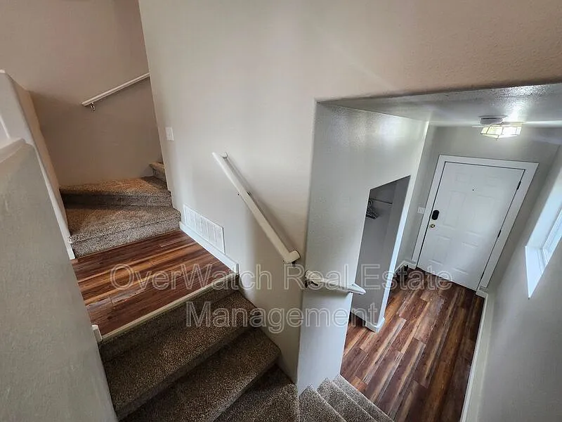 3 bed, 2.0 bath, 1315 sqft, $2,450 — Photo 2