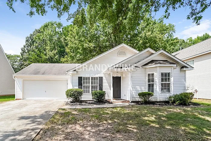 7917 Shiny Meadow Ln — Photo 1