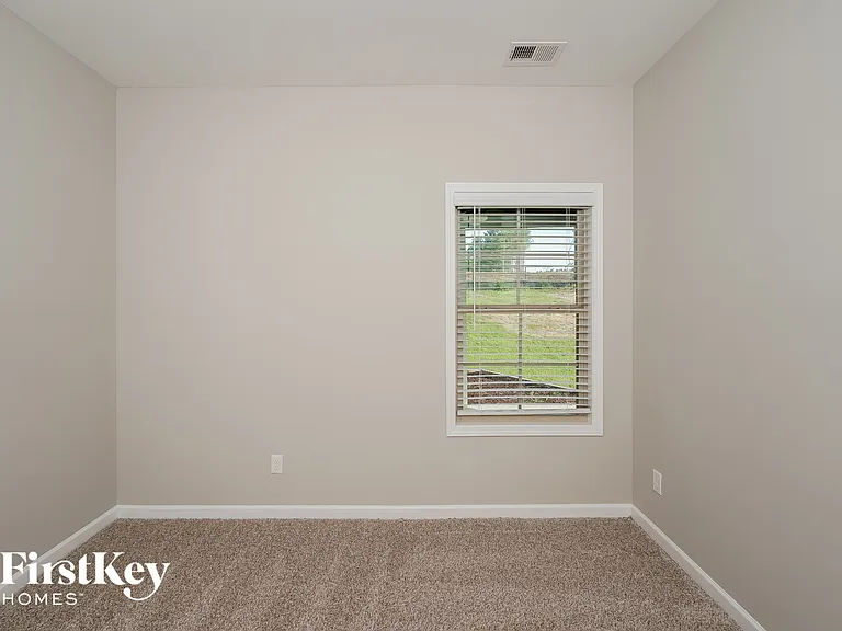 125 Ridgefield Ln — Photo 9