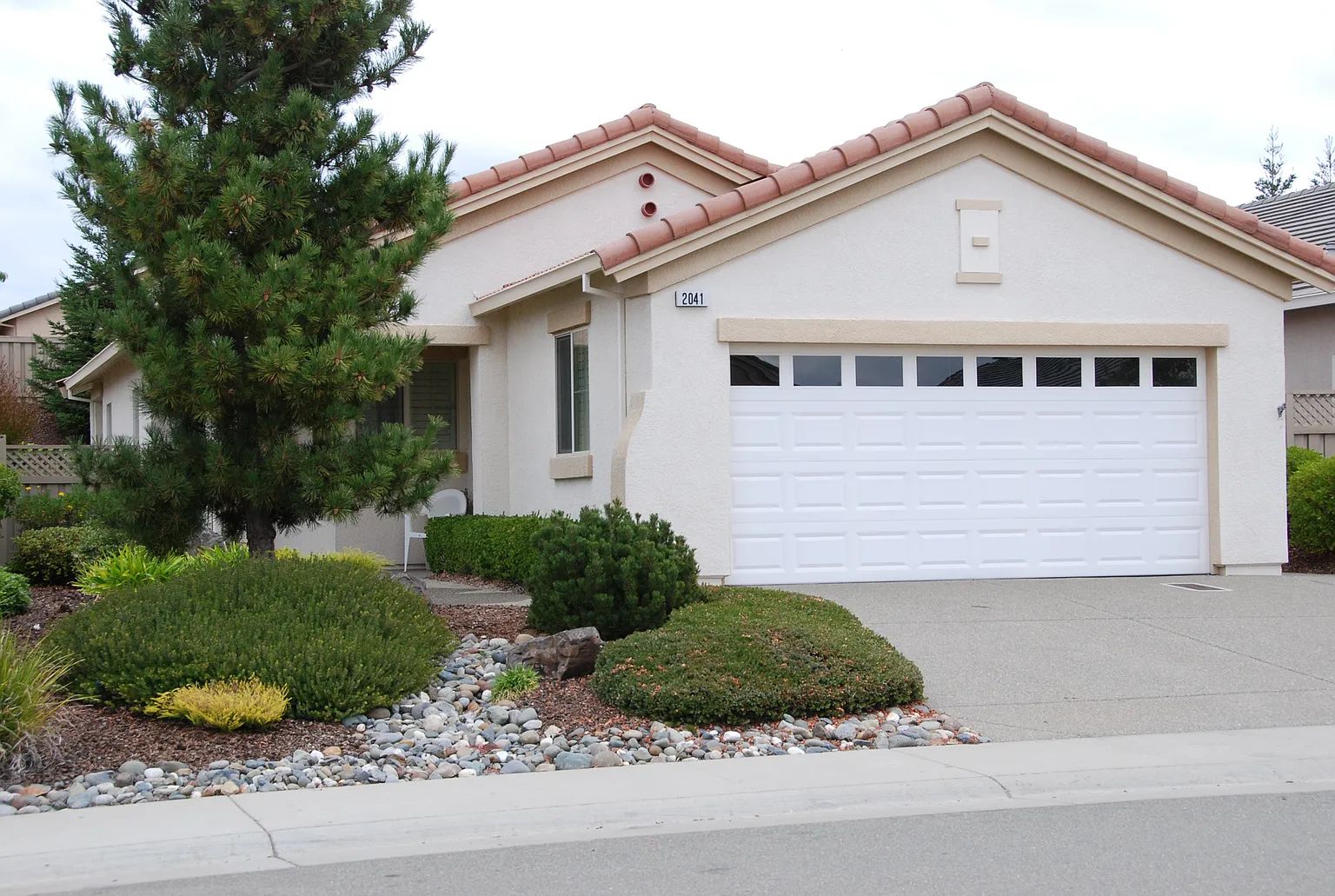 2041 Prairie View Ln photo 1