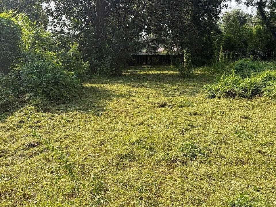 2nd image of 209 Jacquelyn Way