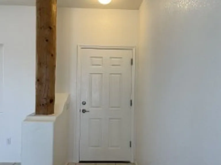 583 Aloha Way — Photo 4