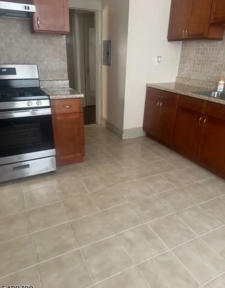 284 Seymour Ave — Photo 10