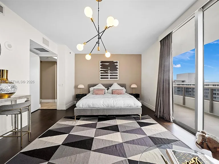 5801 Collins Ave #Penthouse 1600 — Photo 43