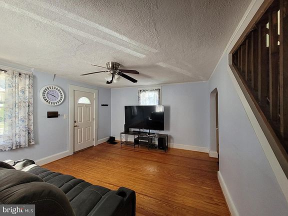 4th image of 31 Mechanic St