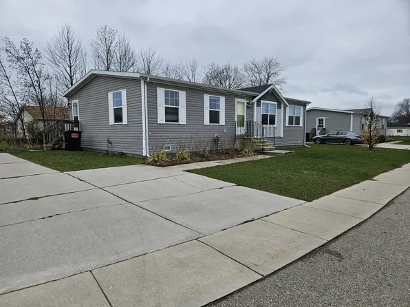 7397 Bronco Dr SE, Caledonia, MI 49316