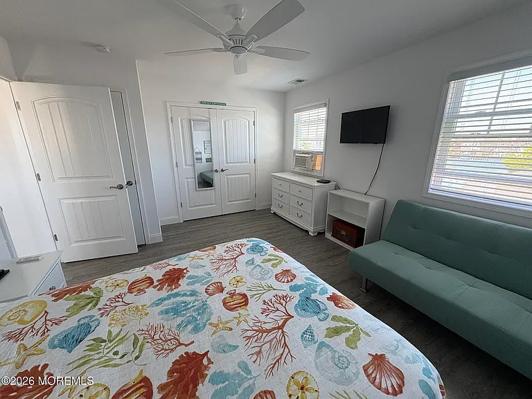 215 Heron Rd — Photo 13