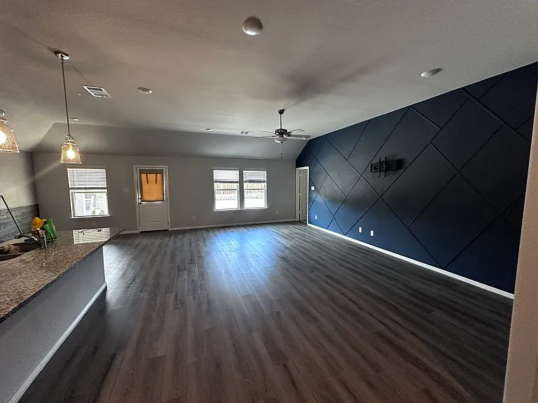1137 Chandler Dr — Photo 7