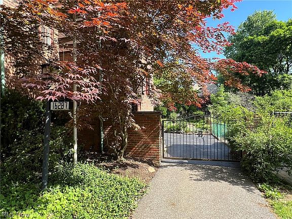 4th image of 16287 Brewster Rd