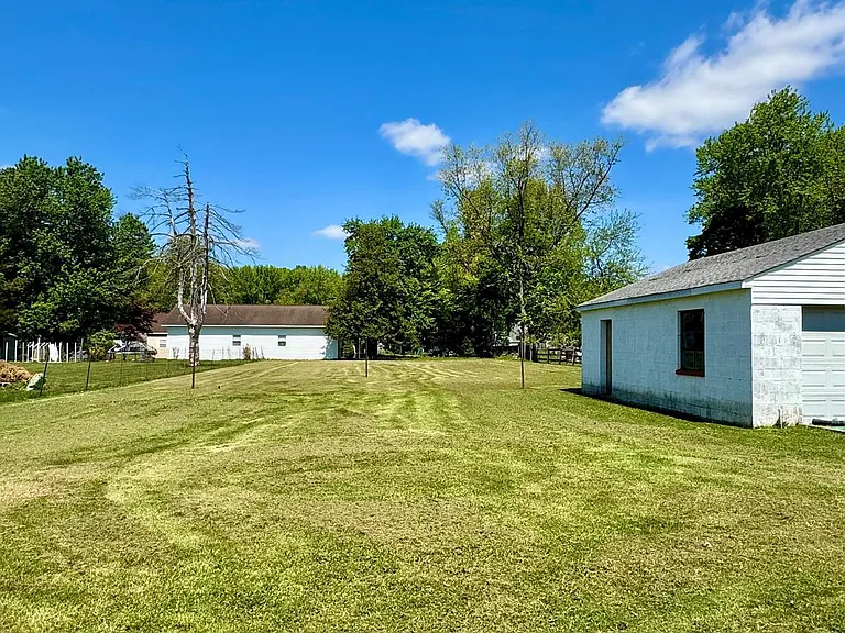 3730 Knights Rd — Photo 24