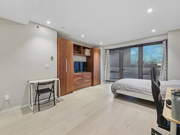 42-50 27th St #4D — Photo 1
