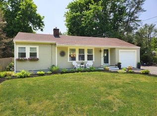 112 Marion Rd, Rochester, MA 02770