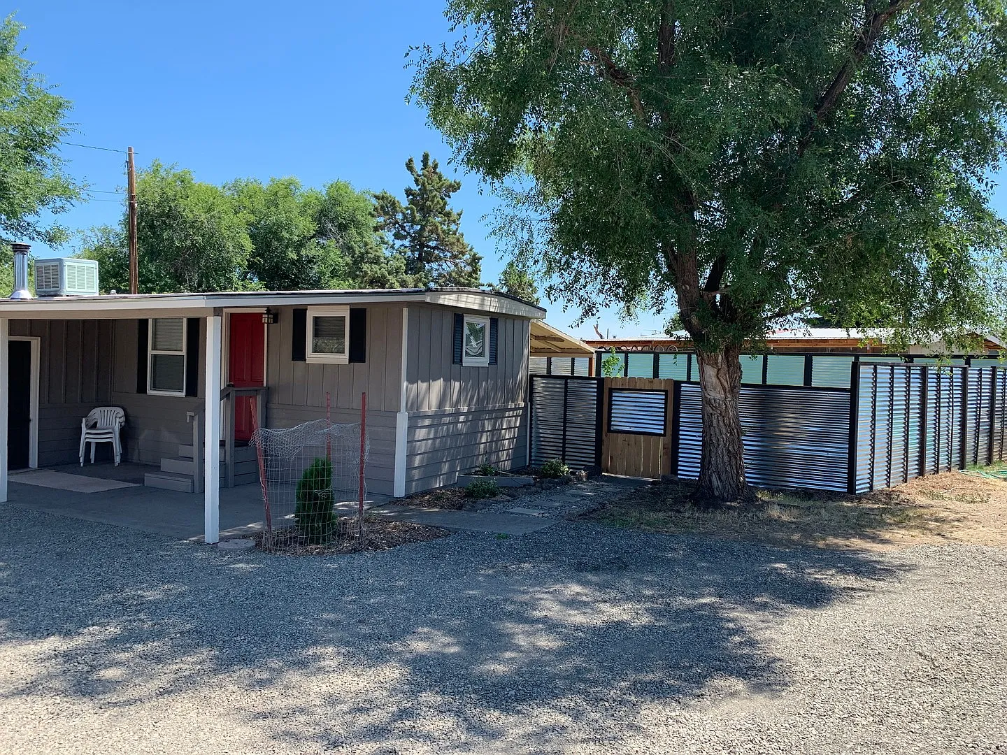 Home in Terrebonne — Photo 2