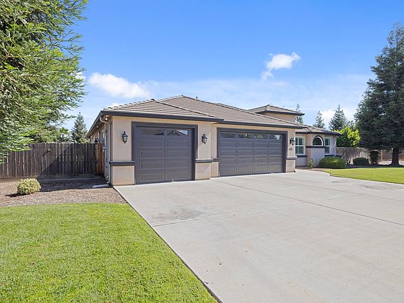 3rd image of 2208 W Benton Court