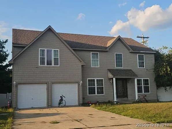2 Avignon Dr, Newark, DE 19702