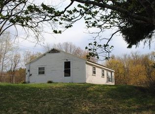 72 Lee Hook Rd, Lee, NH 03861