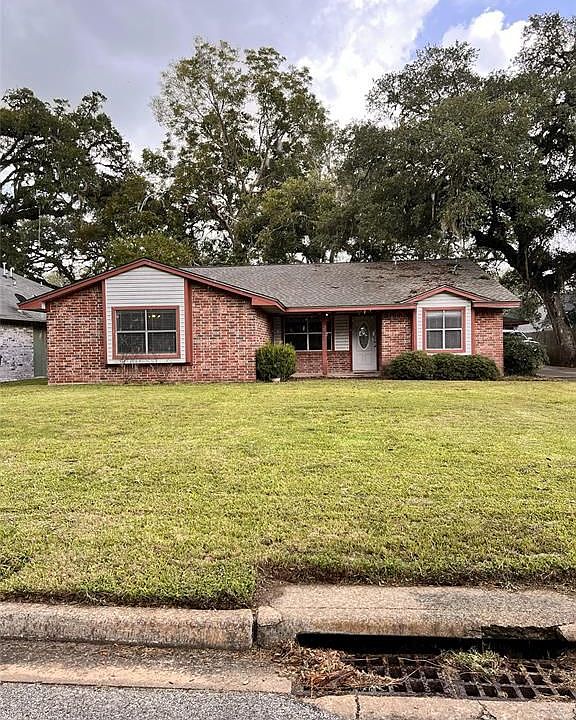1st image of 237 Canterbury Dr