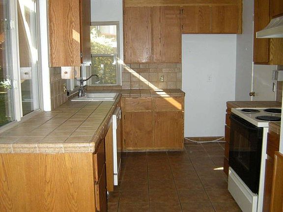 5th image of 316 Acorn Ct