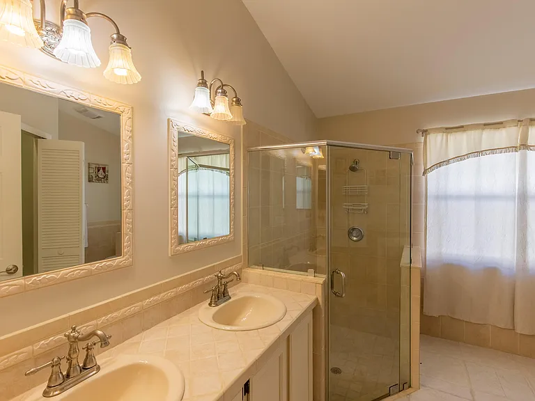 2689 Fairway Cove Ct E — Photo 6