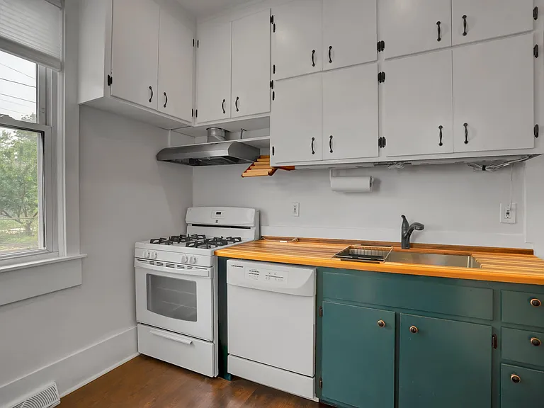 1022 20th Ave NE #1 — Photo 12