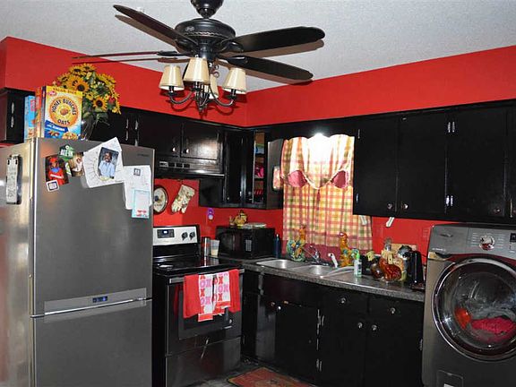 3rd image of 4791 Bradford Dr