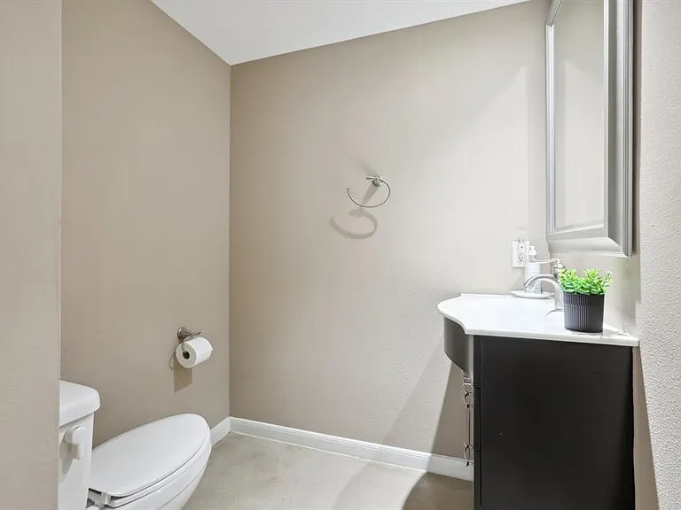 6904 Peppervine Cv — Photo 22