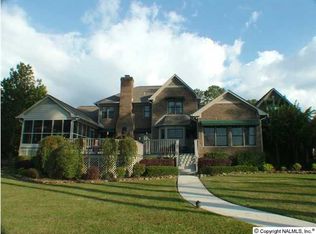 2008 Signal Point Rd, Guntersville, AL 35976