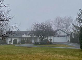 25119 Deer Ridge Trl, Waterford, WI 53185