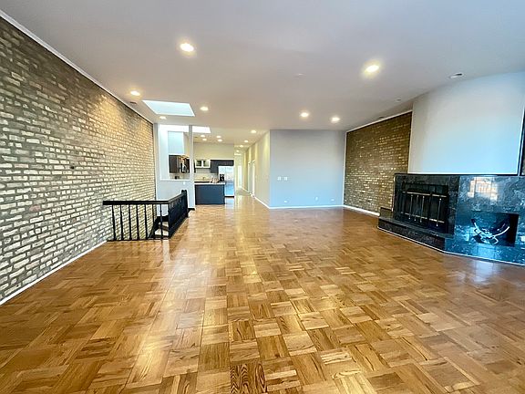 3rd image of 1509-23 W Fullerton Ave #9-3