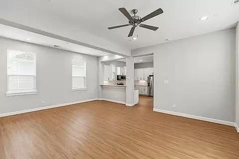 5th image of 623 Link Rd