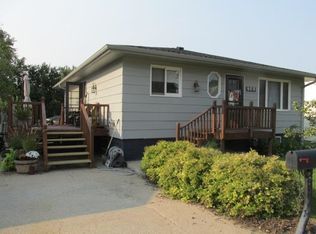909 18th St, Gothenburg, NE 69138