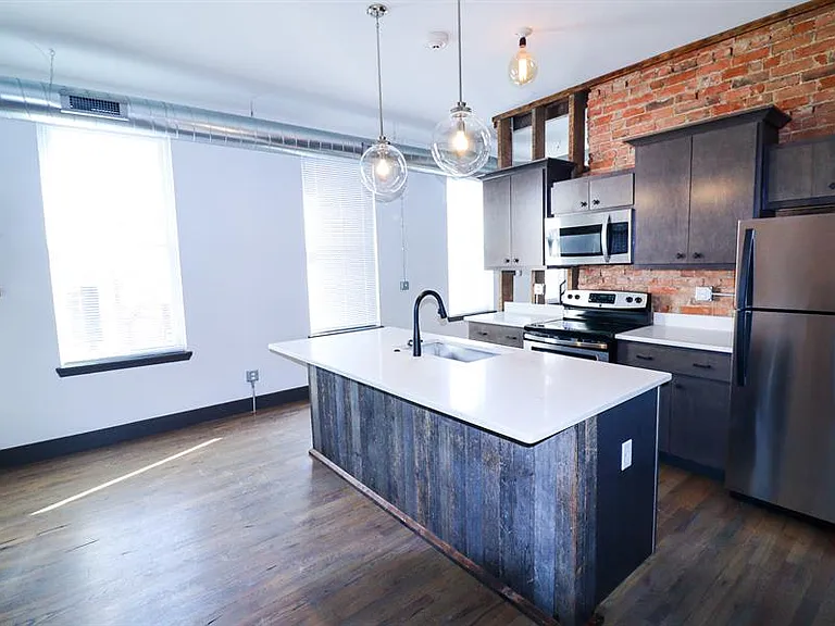 1533 Pleasant Street — Photo 30