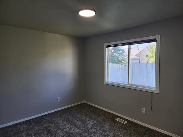 11069 W Ardyce St — Photo 12