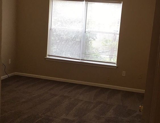MASTERBEDROOM