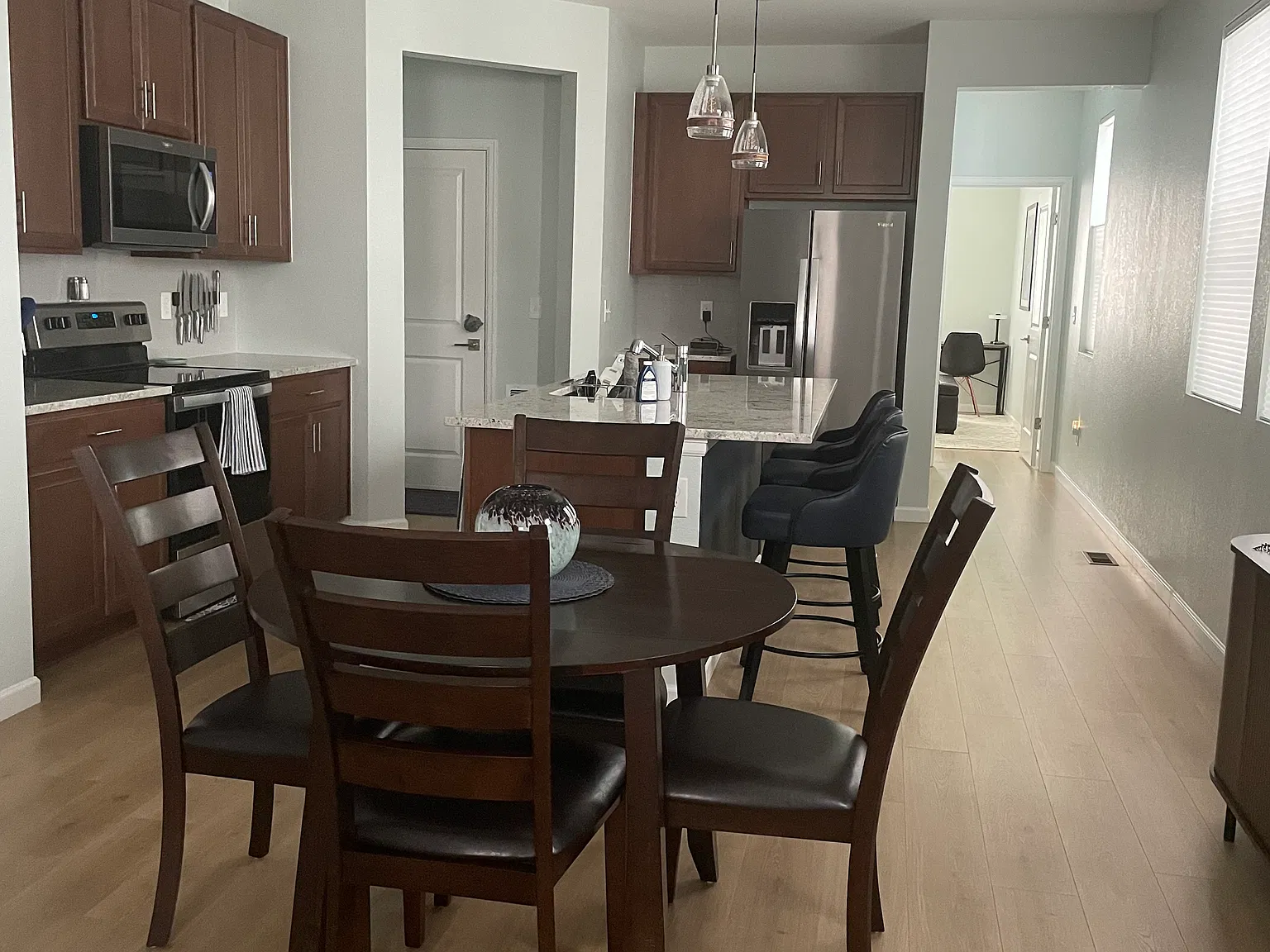 2 bed, 1264 sqft, $3,200 — Photo 2