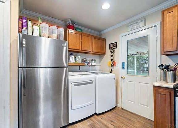 3rd image of 2129 Frisse Ave