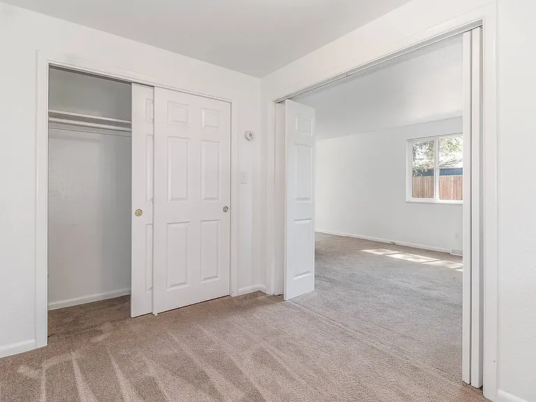 81 W Southern St — Photo 14