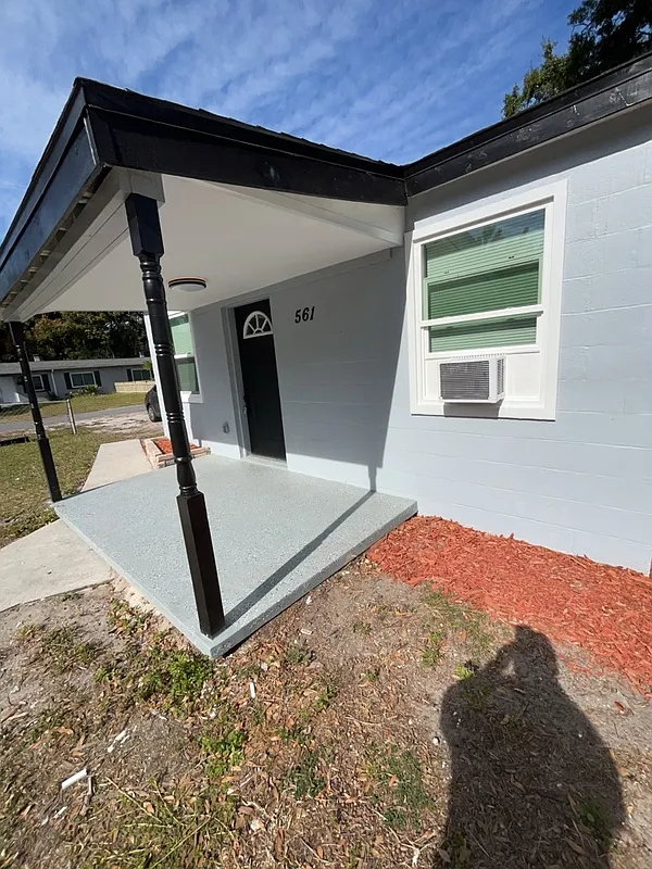2 bed, 2.0 bath, 796 sqft, $1,599 — Photo 2