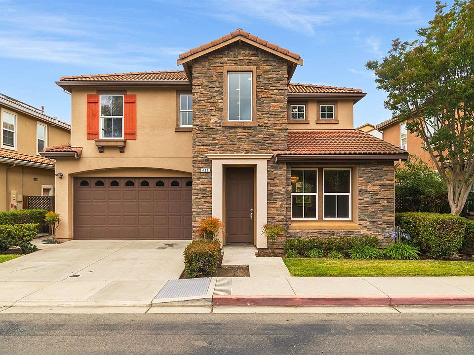 1st image of 423 Toscana Way