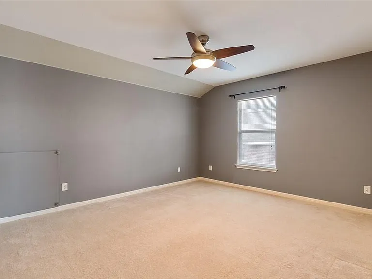 3800 Vonnegut Ct — Photo 22