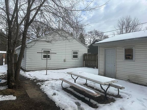 3rd image of 722 N Carroll Ave