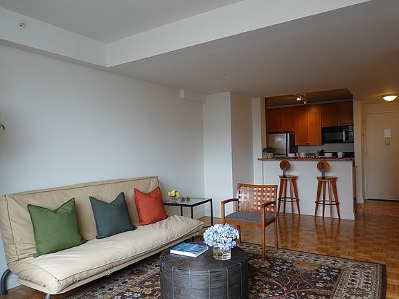 4th image of 1500 Lexington Ave APT 11K