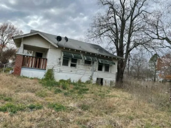 1001 S Oak St, Holdenville, OK 74848